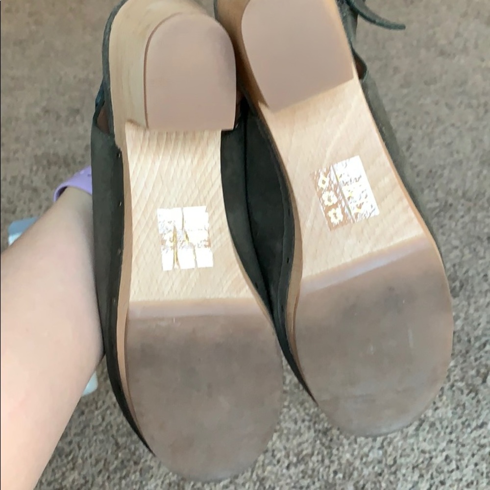 Madewell Green Mules Comfortable Suede Clogs - Picture 3 of 3